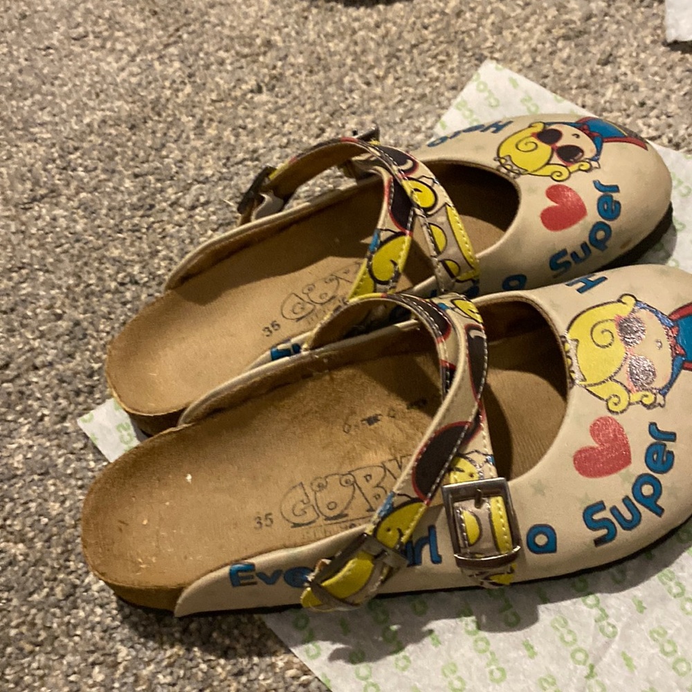 GOBY slip on sandle clog type